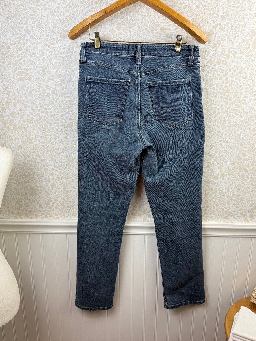 Evereve The Ever Straight High-Rise Stretch Medium Wash Denim Jean - Size - 27 - Picture 5 of 7